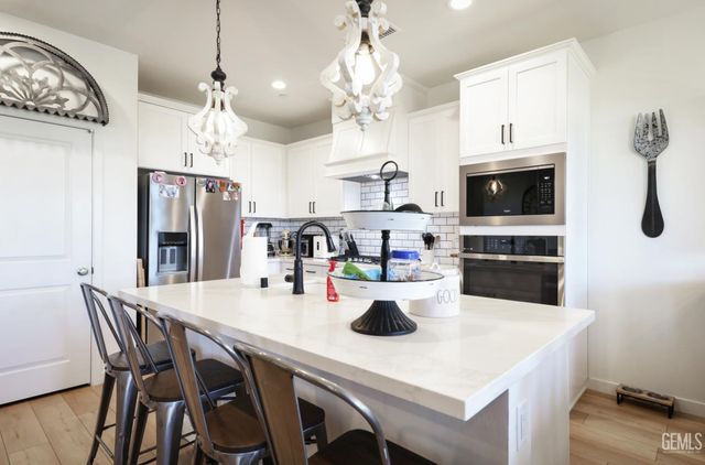 14940 Pams Way, Bakersfield, CA 93314