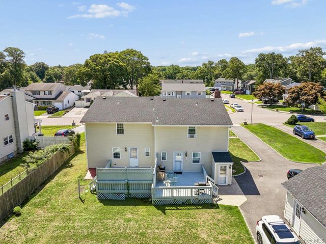 17 Parr Drive, Ronkonkoma, NY 11779
