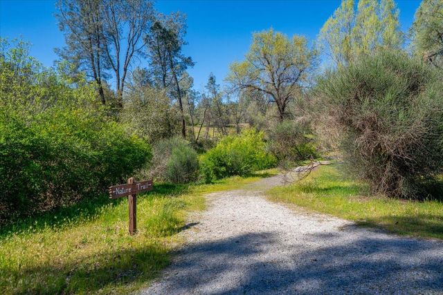 3304 Shasta Dam Boulevard, SPC 133, Shasta Lake, CA 96019