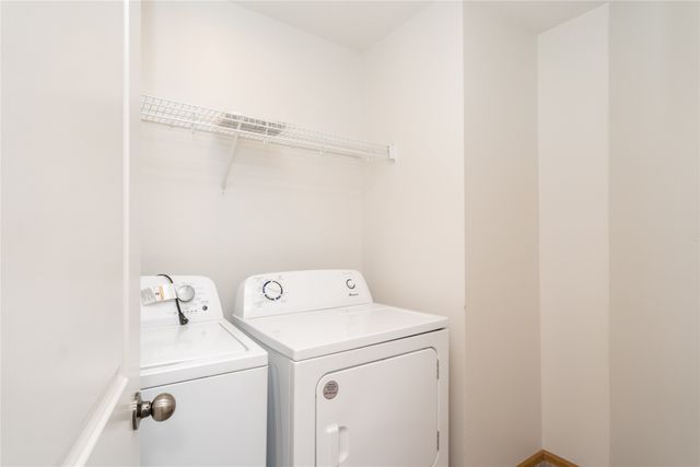 15229 Alpine Drive, Urbandale, IA 50323