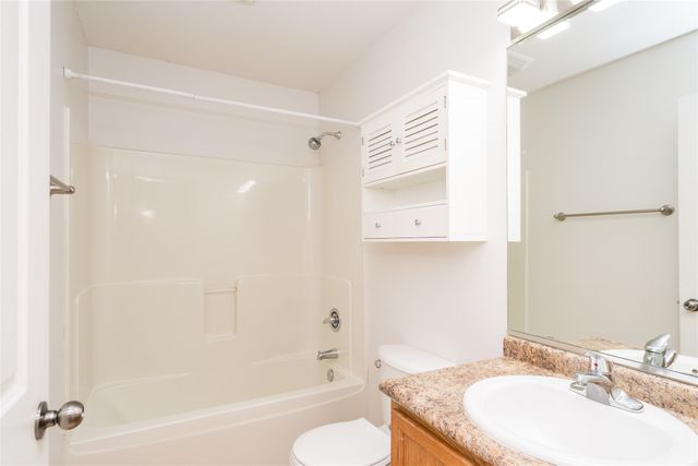 15229 Alpine Drive, Urbandale, IA 50323