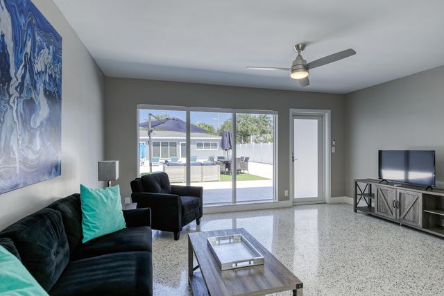 2025 NE 26th Street 1-3, Wilton Manors, FL 33305