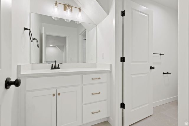 7043 W LAKE AVE, South Jordan, UT 84009