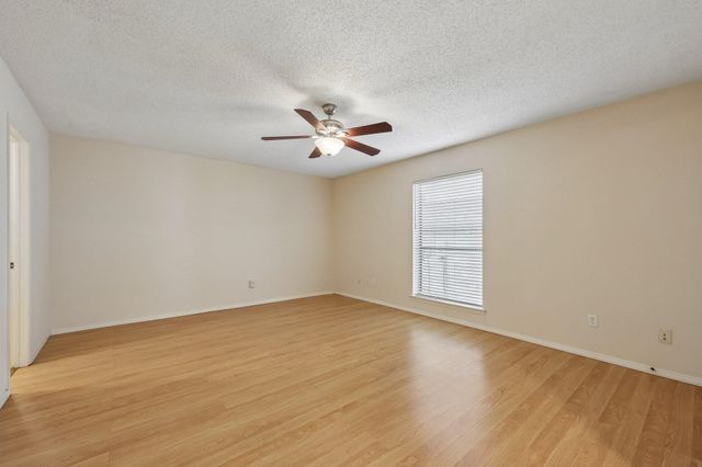 2604 Winding Creek Drive, Carrollton, TX 75007