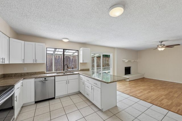 2604 Winding Creek Drive, Carrollton, TX 75007