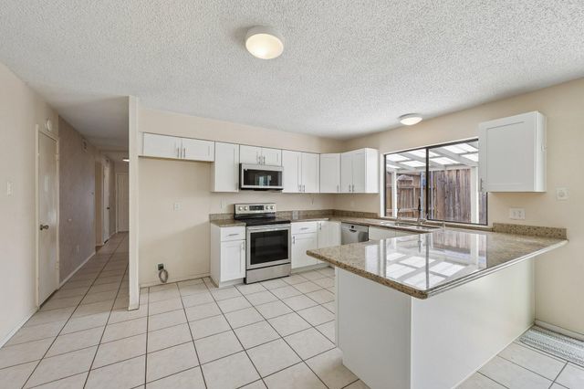 2604 Winding Creek Drive, Carrollton, TX 75007