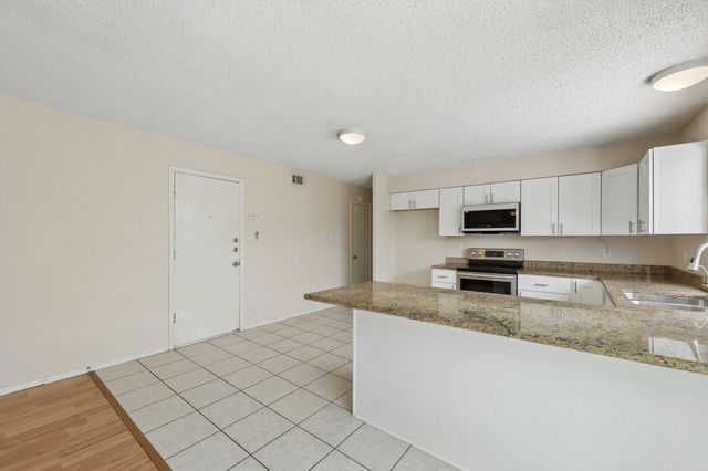 2604 Winding Creek Drive, Carrollton, TX 75007