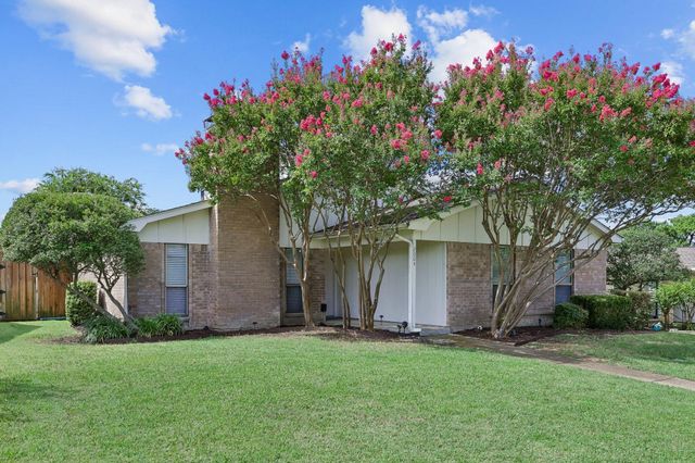 2604 Winding Creek Drive, Carrollton, TX 75007