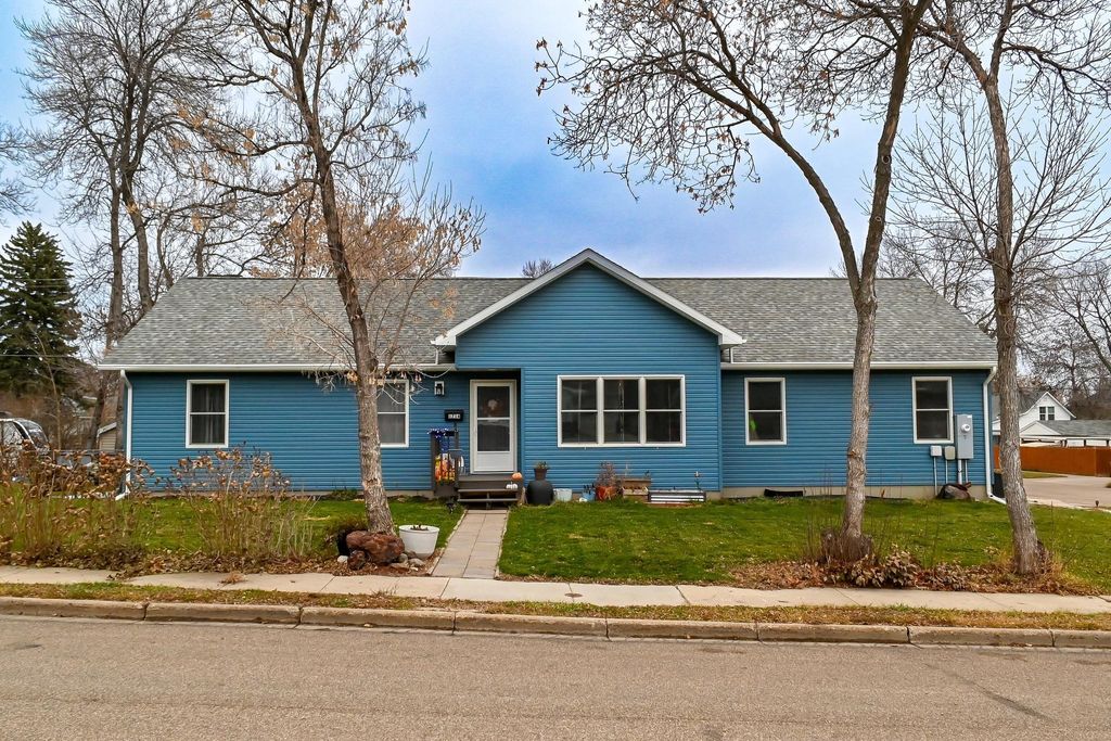1714 University Avenue W, Minot, ND 58703