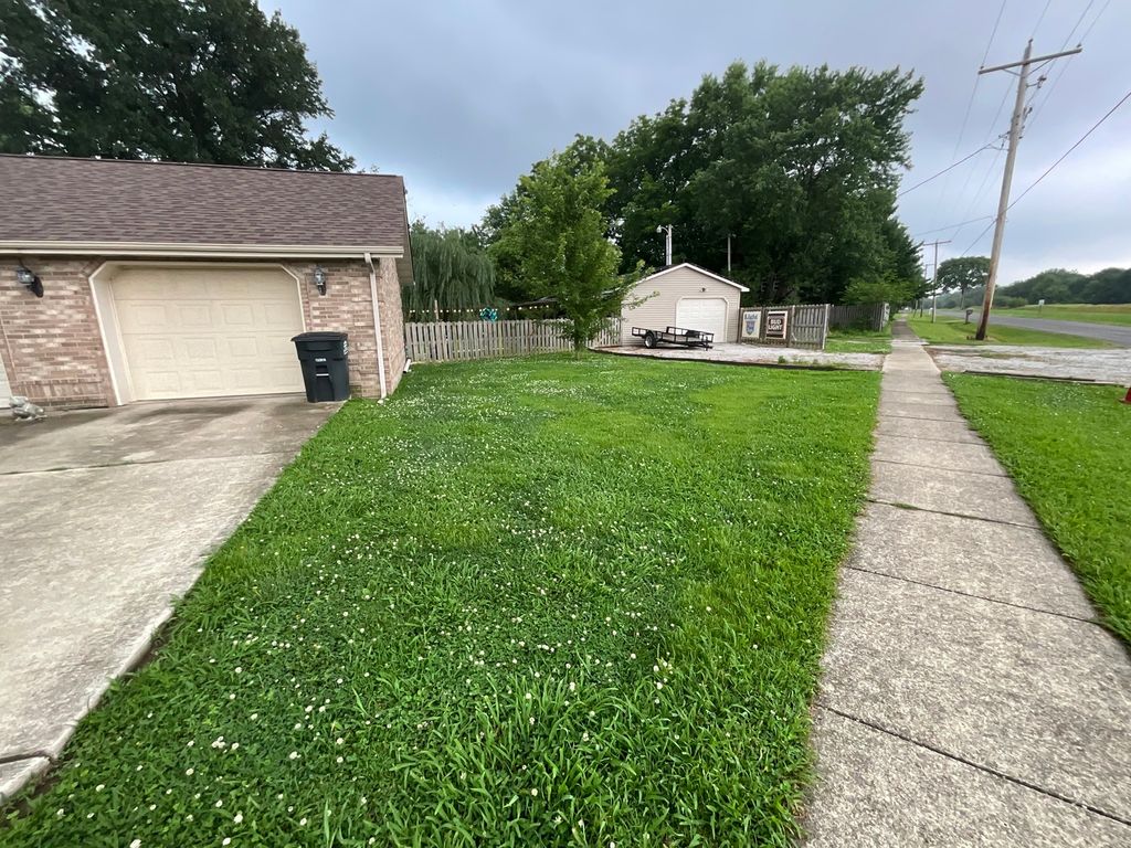 Image 17 of property listing at 303 S Merritt Street, Odin, IL 62870