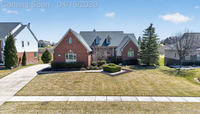 625 Southshore Drive, Oxford Charter Township, MI 48371