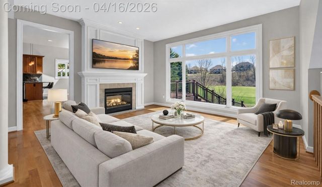 625 Southshore Drive, Oxford Charter Township, MI 48371