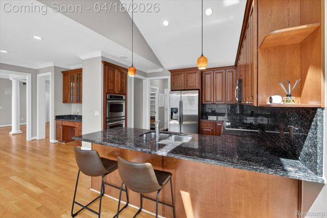 625 Southshore Drive, Oxford Charter Township, MI 48371