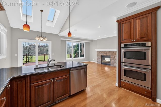 625 Southshore Drive, Oxford Charter Township, MI 48371