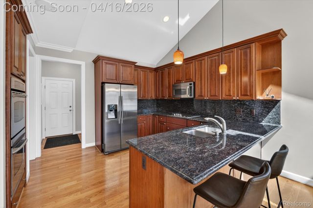 625 Southshore Drive, Oxford Charter Township, MI 48371