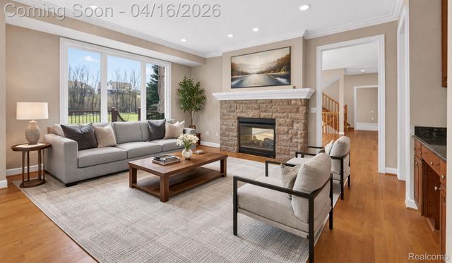 625 Southshore Drive, Oxford Charter Township, MI 48371