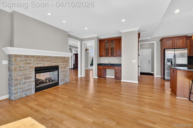 625 Southshore Drive, Oxford Charter Township, MI 48371