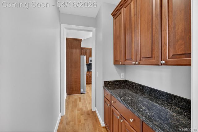 625 Southshore Drive, Oxford Charter Township, MI 48371