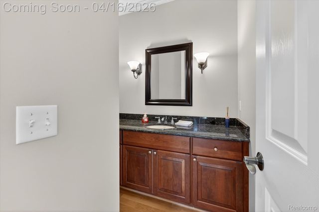 625 Southshore Drive, Oxford Charter Township, MI 48371