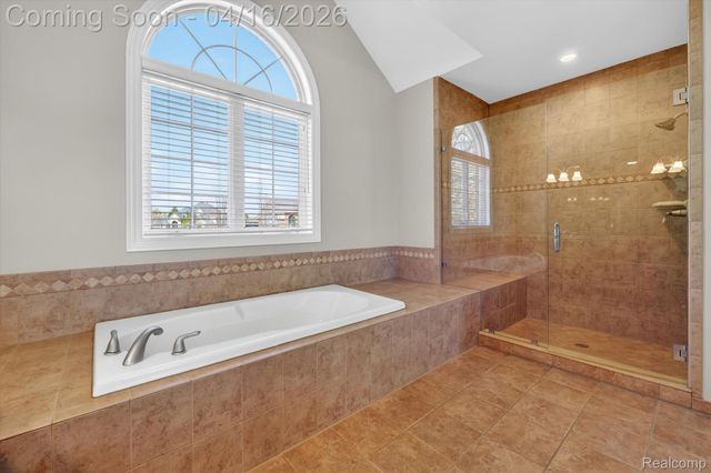 625 Southshore Drive, Oxford Charter Township, MI 48371