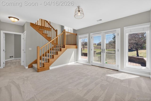 625 Southshore Drive, Oxford Charter Township, MI 48371