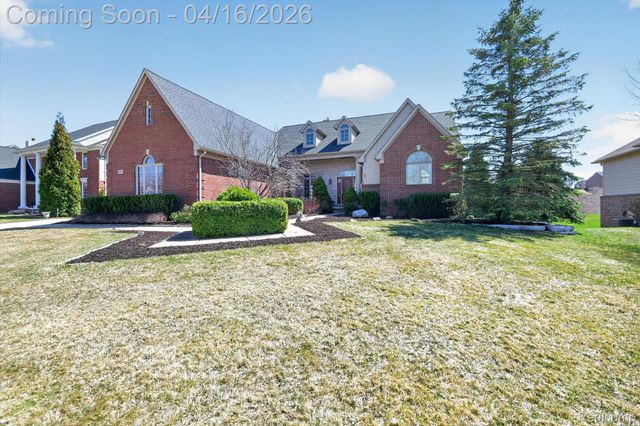 625 Southshore Drive, Oxford Charter Township, MI 48371
