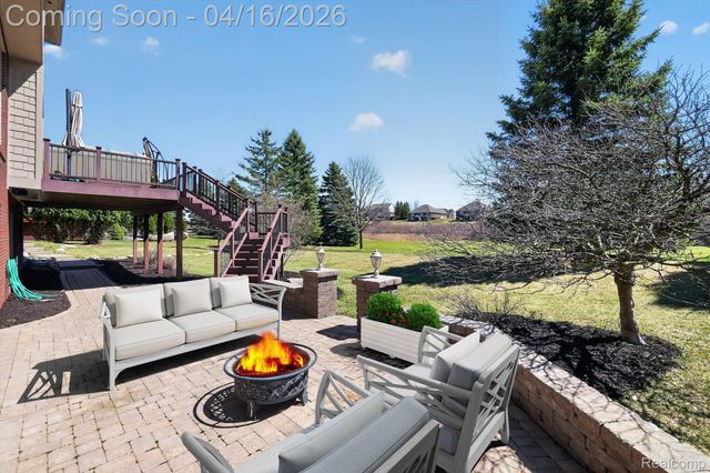 625 Southshore Drive, Oxford Charter Township, MI 48371