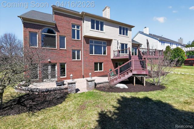 625 Southshore Drive, Oxford Charter Township, MI 48371