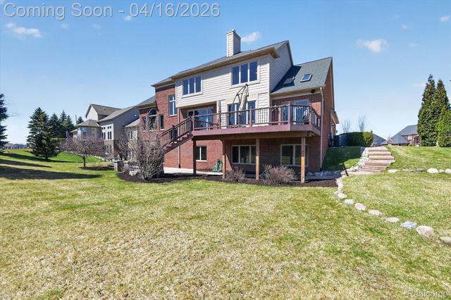 625 Southshore Drive, Oxford Charter Township, MI 48371