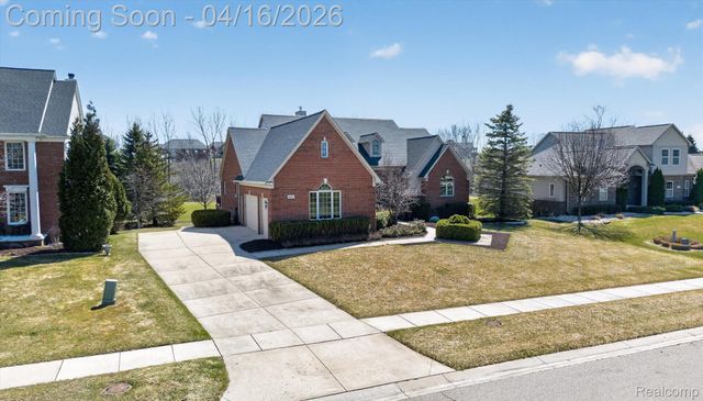 625 Southshore Drive, Oxford Charter Township, MI 48371