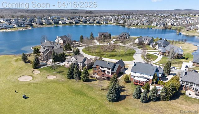 625 Southshore Drive, Oxford Charter Township, MI 48371