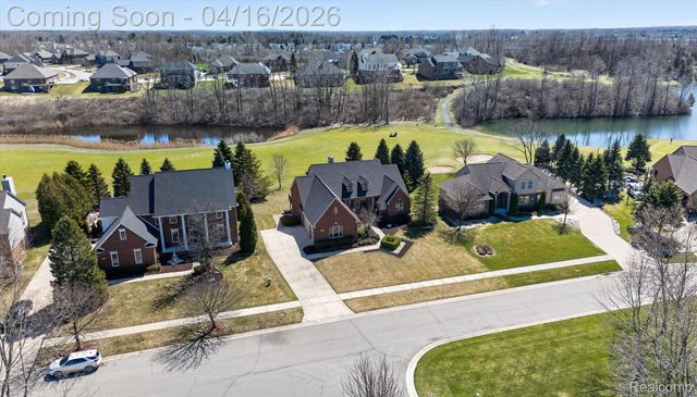 625 Southshore Drive, Oxford Charter Township, MI 48371