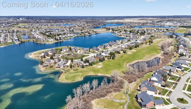 625 Southshore Drive, Oxford Charter Township, MI 48371