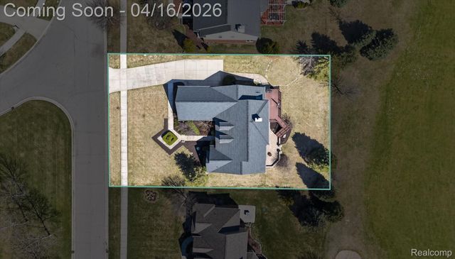 625 Southshore Drive, Oxford Charter Township, MI 48371