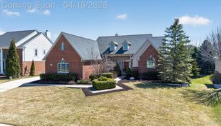 625 Southshore Drive, Oxford Charter Township, MI 48371