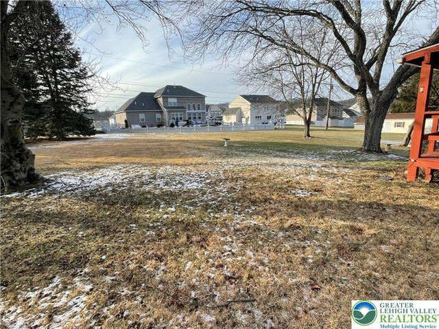 36 Hillside Drive, Coopersburg Boro, PA 18036