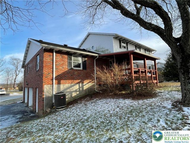 36 Hillside Drive, Coopersburg Boro, PA 18036