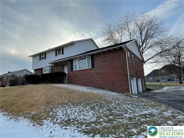 36 Hillside Drive, Coopersburg Boro, PA 18036