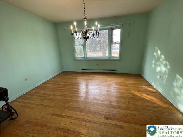 36 Hillside Drive, Coopersburg Boro, PA 18036