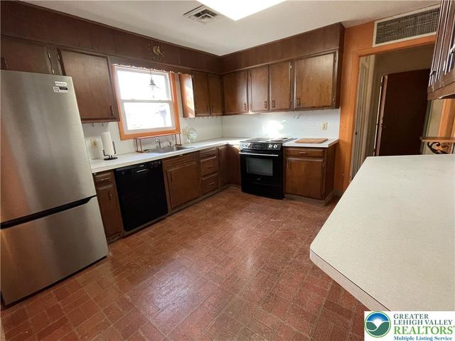 36 Hillside Drive, Coopersburg Boro, PA 18036