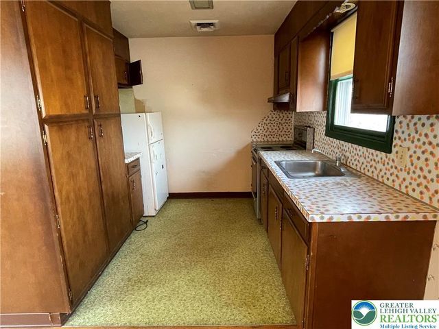 36 Hillside Drive, Coopersburg Boro, PA 18036