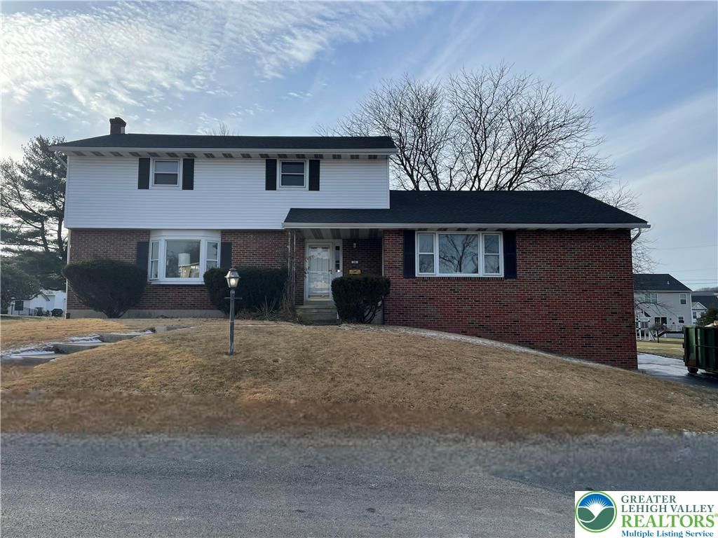 36 Hillside Drive, Coopersburg Boro, PA 18036