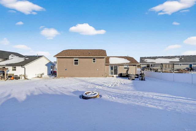 585 Falk Drive, Edgerton, WI 53534