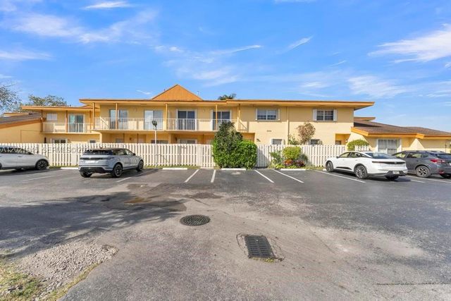 8394 SW 154th Ave 43, Miami, FL 33193