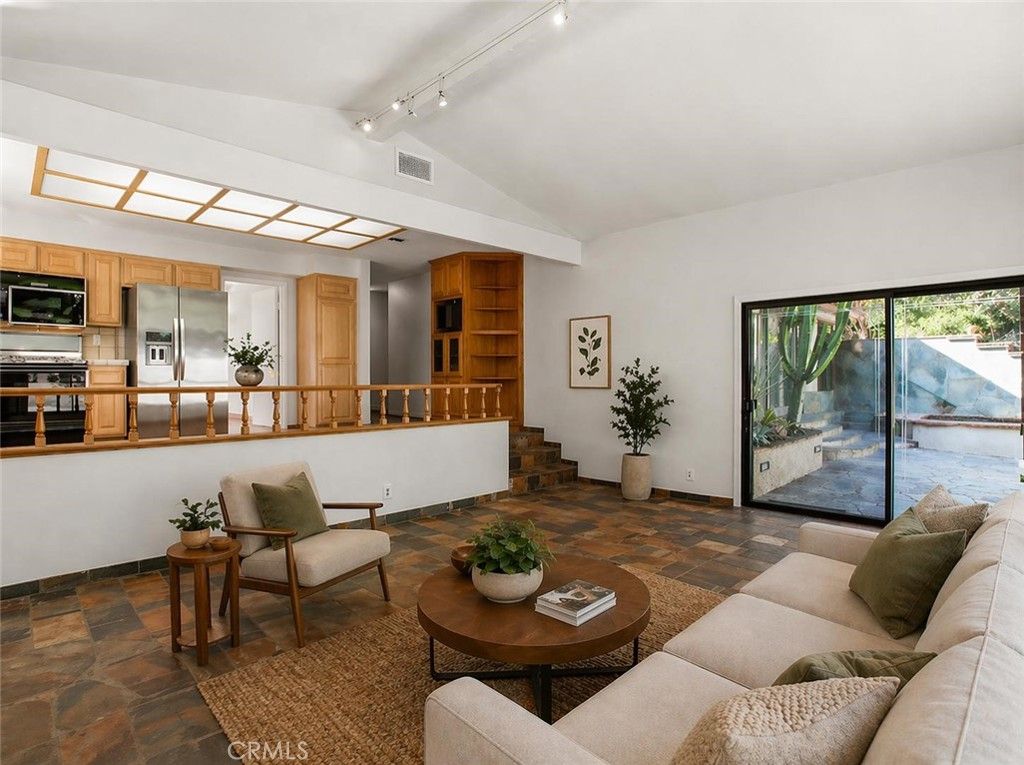 Image 7 of property listing at 1475 Paseo Maravilla, San Dimas, CA 91773