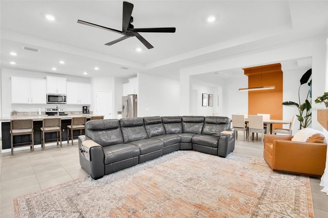 32289 CONCHSHELL SAIL STREET, Wesley Chapel, FL 33545