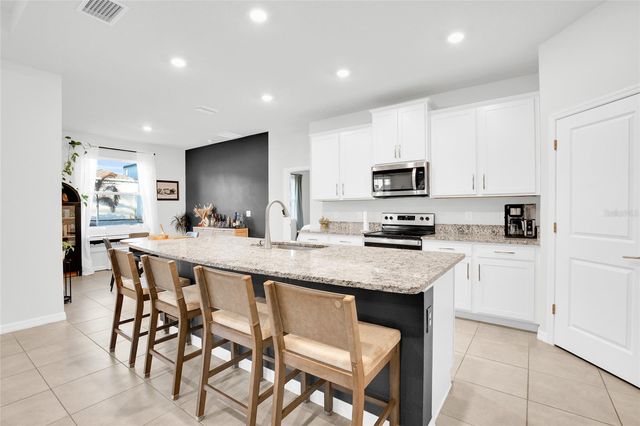 32289 CONCHSHELL SAIL STREET, Wesley Chapel, FL 33545