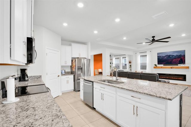 32289 CONCHSHELL SAIL STREET, Wesley Chapel, FL 33545