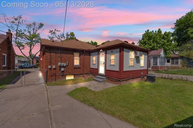 9578 Grayfield, Redford Charter Township, MI 48239