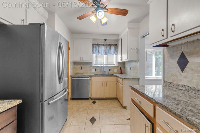 9578 Grayfield, Redford Charter Township, MI 48239